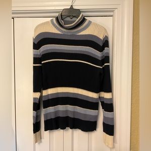 Liz Claiborne, L, cream, navy & cornflower blue long sleeved turtleneck sweater!